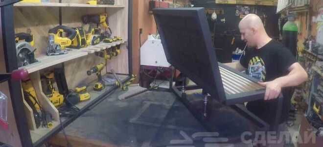 Садовая скамейка из профильной трубы и пары амортизаторов