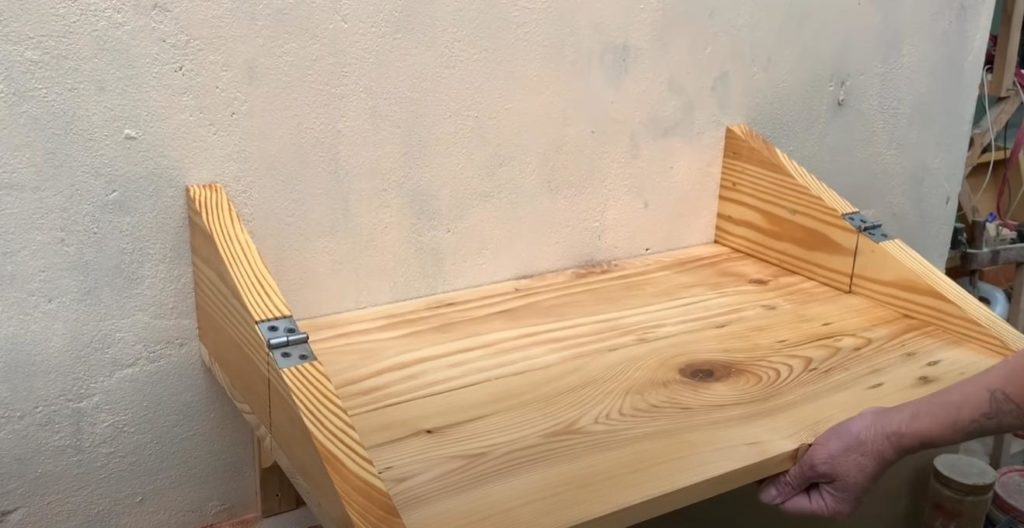 Складной настенный столик из дерева